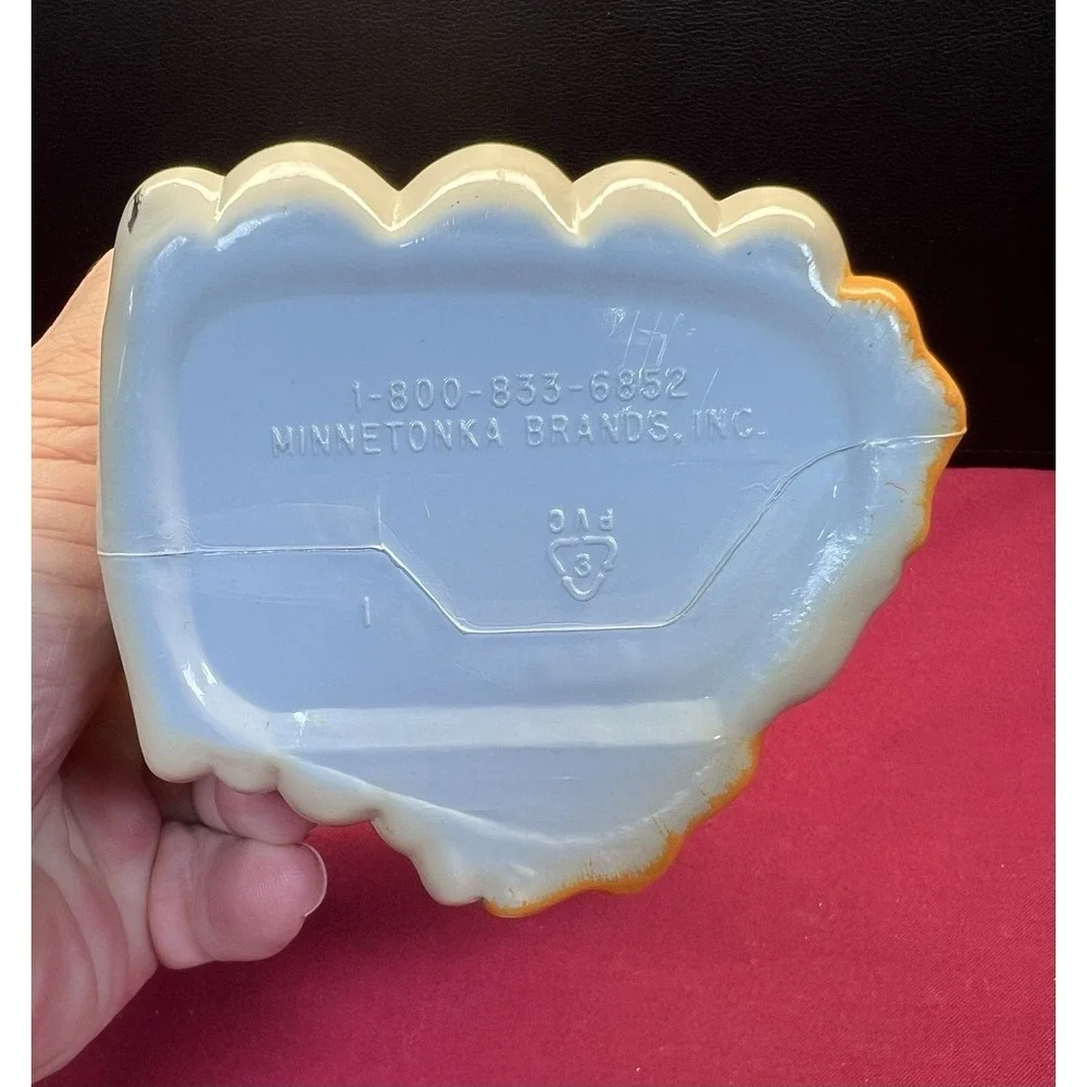1997 Daffy Duck Empty Soap‎ Bottle Warner Brothers.